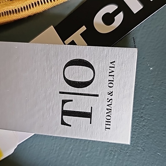 Thomas & Olivia tunic top. NWT. gold with black stripes. Size XL. V neck. - Picture 8 of 12